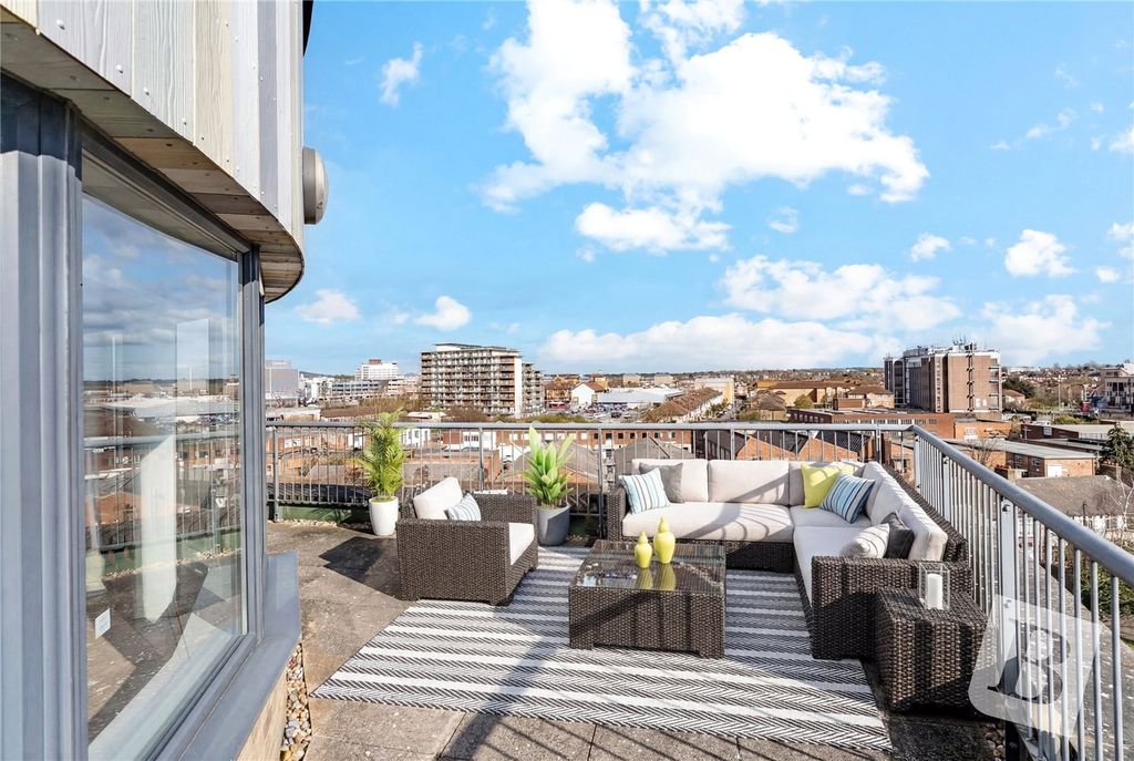 Property photo 1 of 12 Terrace