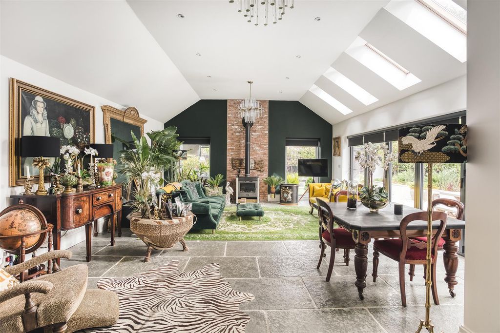 Property photo 2 of 29