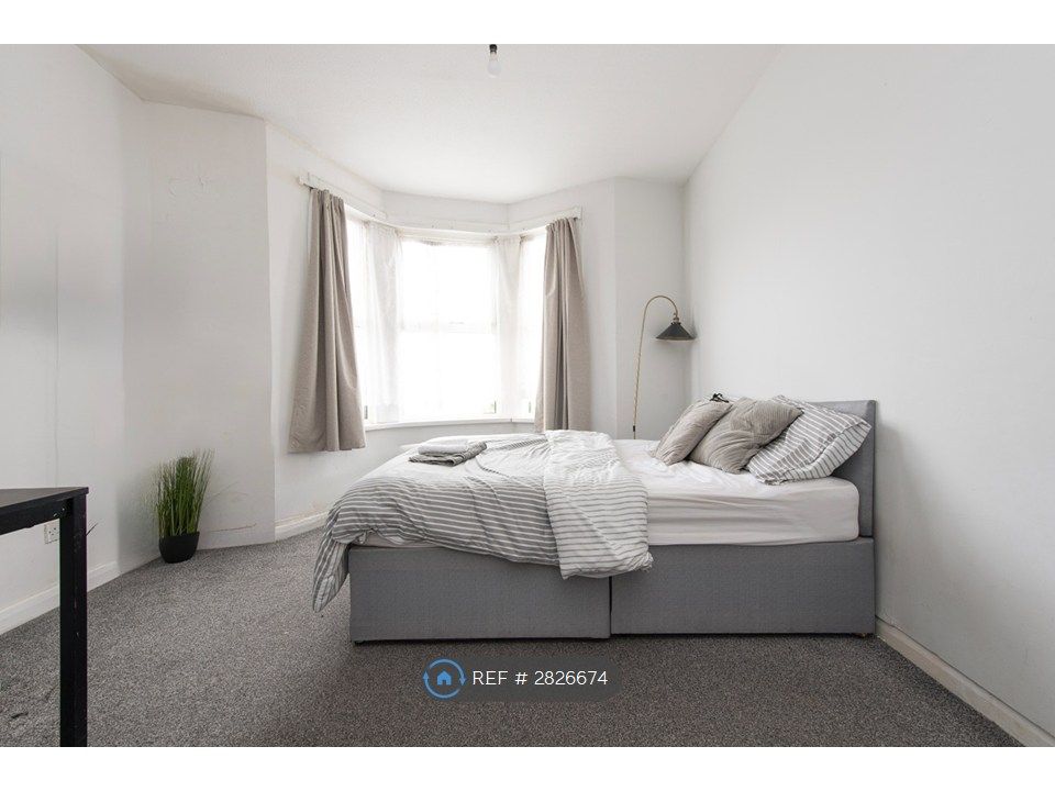 Property photo 3 of 16 Rm 2