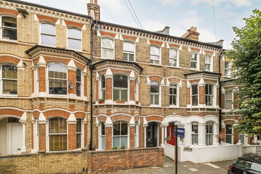 Property photo 1 of 7