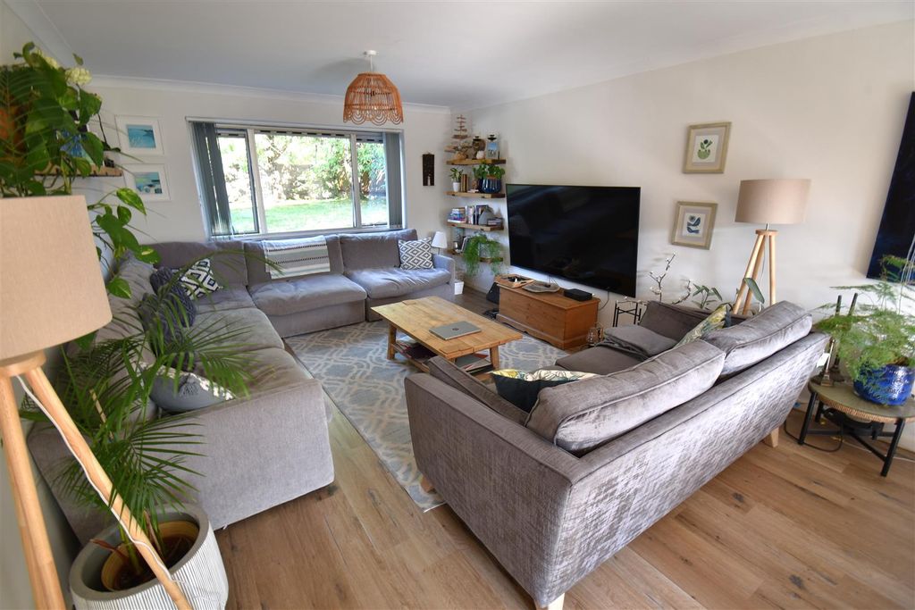 Property photo 3 of 19