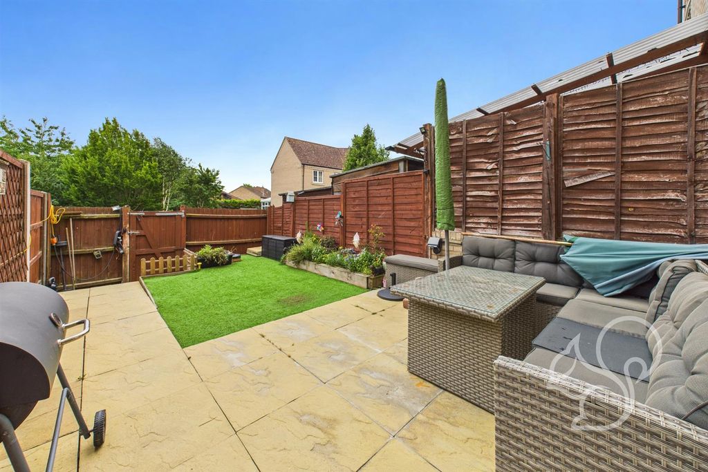 Property photo 3 of 17 Garden