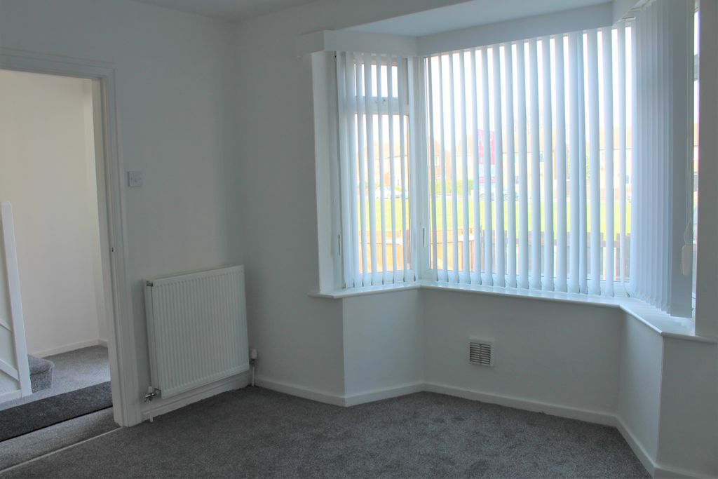 Property photo 2 of 10 Living Room