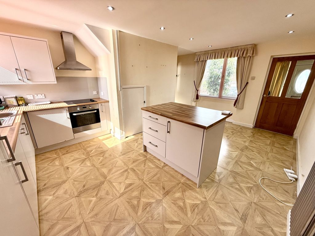 Property photo 3 of 16 Img_0118