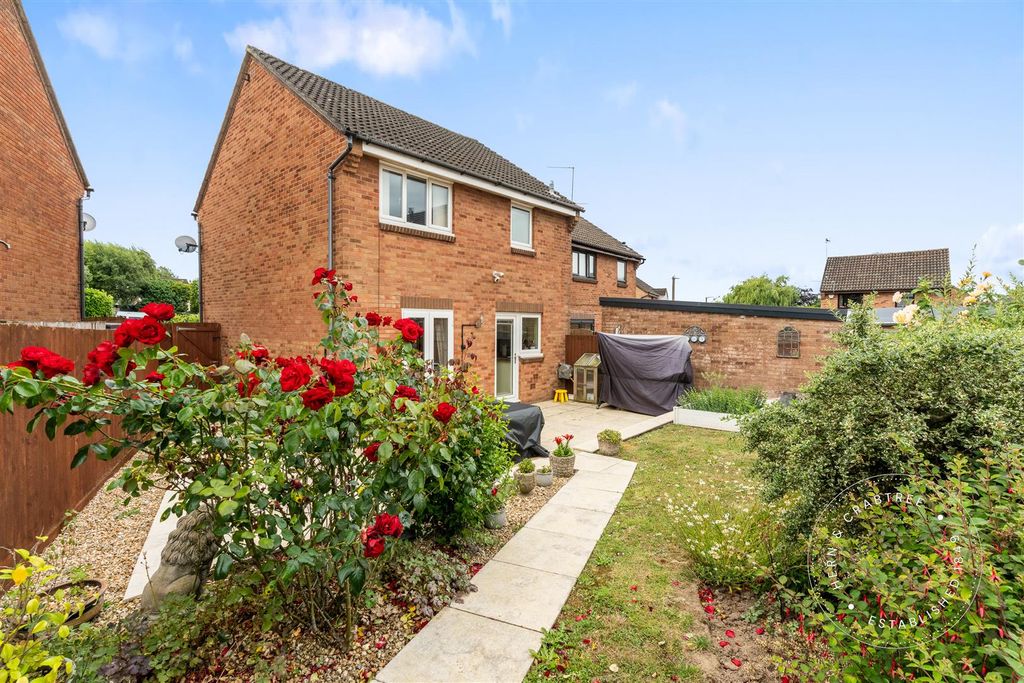 Property photo 2 of 31 Althorp Drive, Penarth (32).Jpg