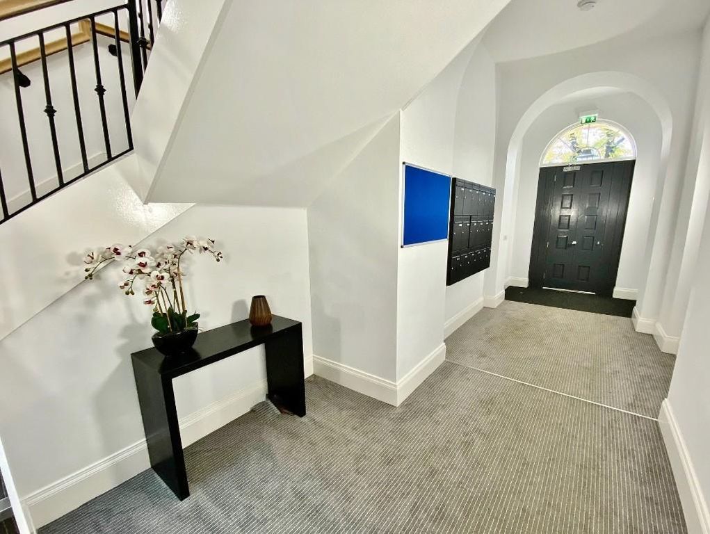 Property photo 2 of 12 Entrance Hallway.Jpeg