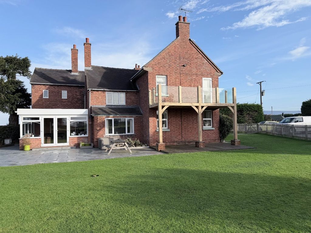 Property photo 2 of 34 Back