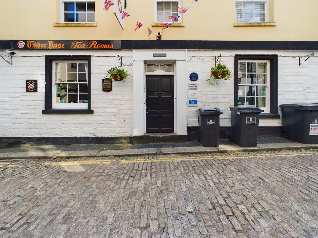 Property photo 3 of 17 Cam02091G0-Pr0183-Still014