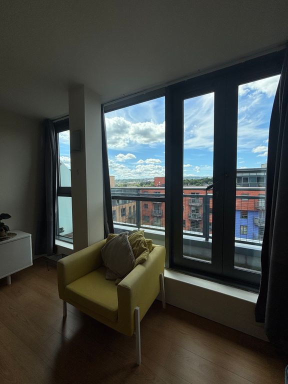 Property photo 1 of 7 Cover