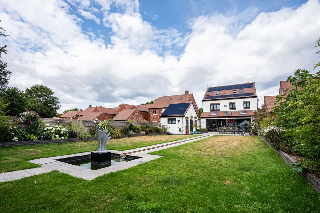 Property photo 1 of 30