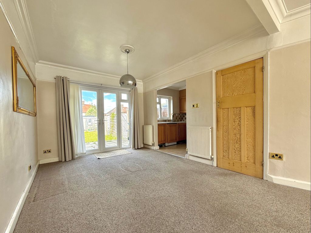Property photo 3 of 12 Dining Room