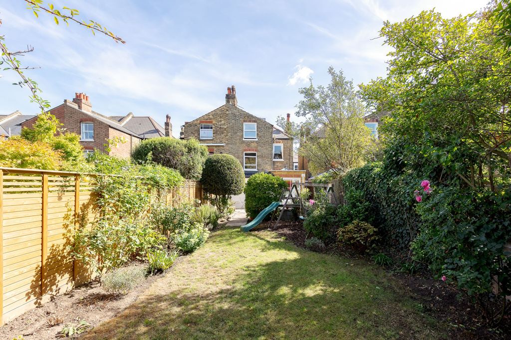 Property photo 3 of 26
