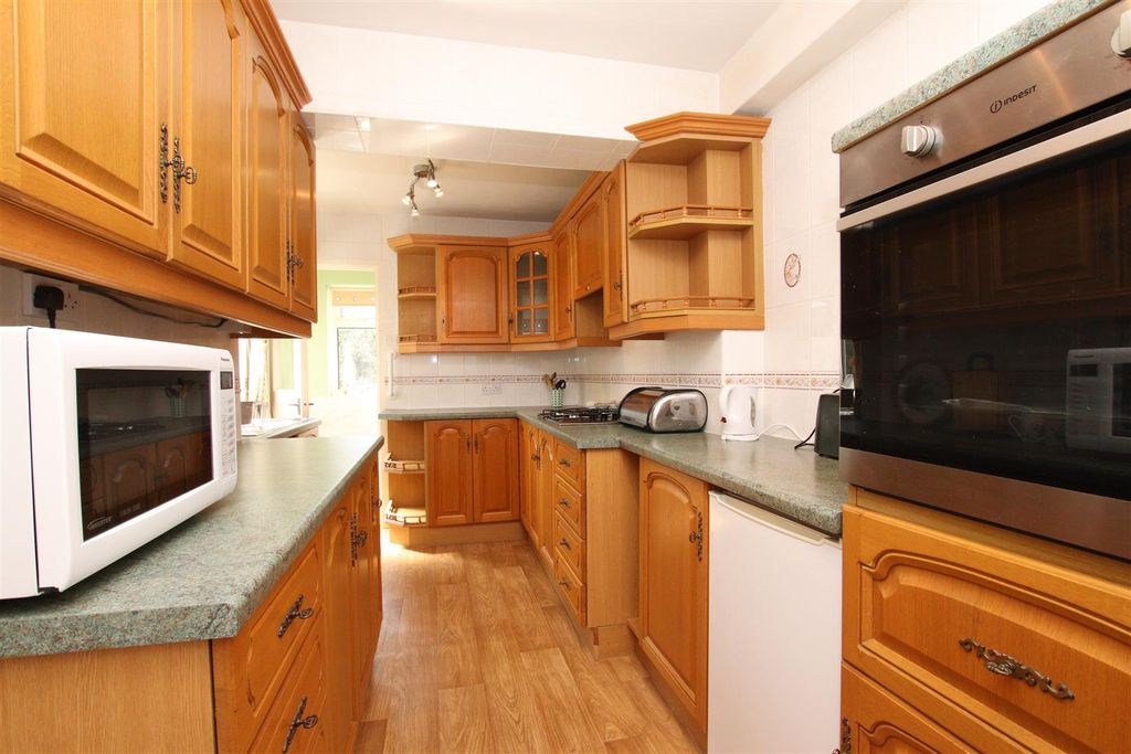 Property photo 2 of 14 Kitchen.Jpg