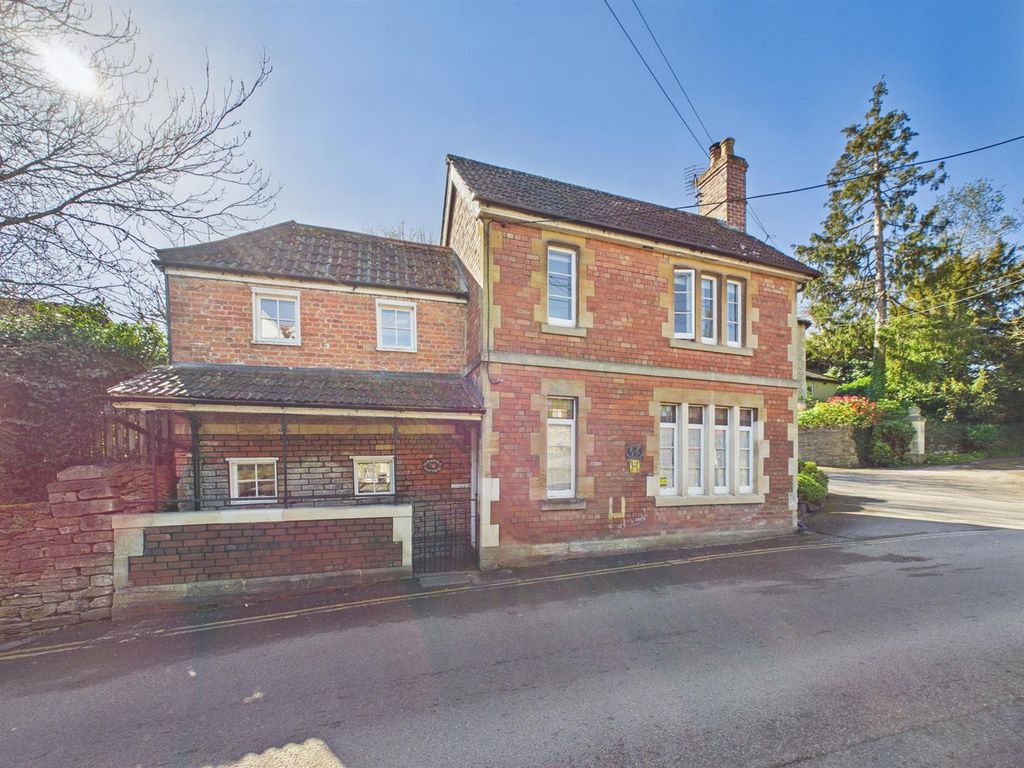 Property photo 1 of 11 Front Aspect