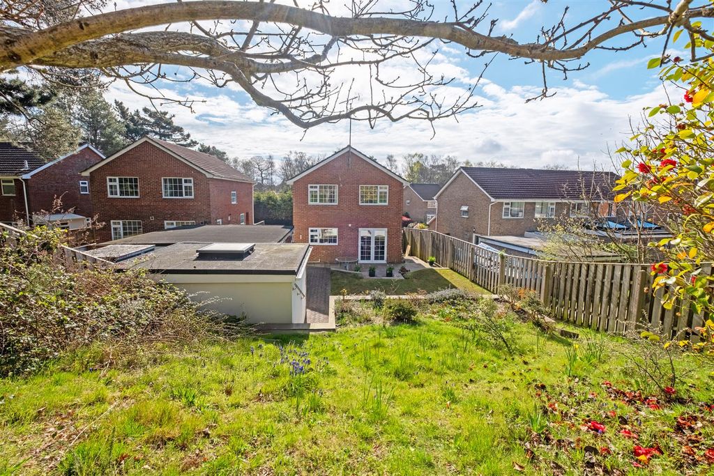 Property photo 3 of 28