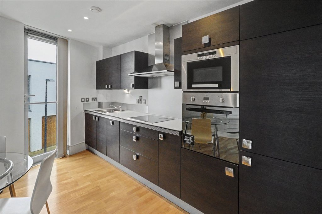 Property photo 1 of 10 Picture No. 11