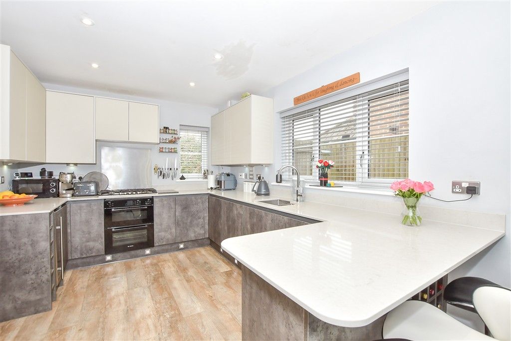 Property photo 2 of 15 Kitchen/Breakfast Room