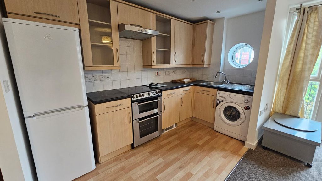 Property photo 3 of 7