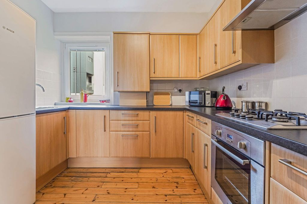 Property photo 2 of 30