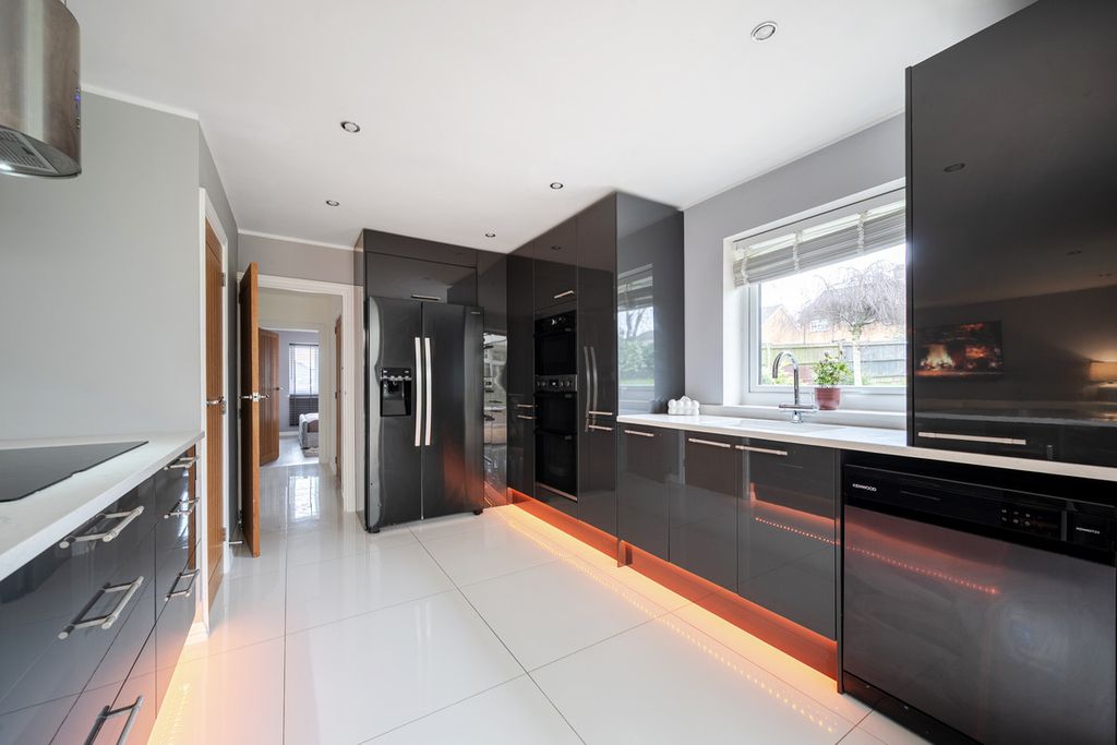 Property photo 2 of 13