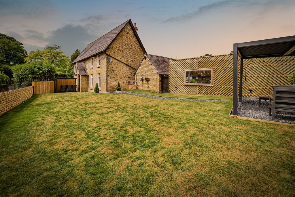 Property photo 3 of 31