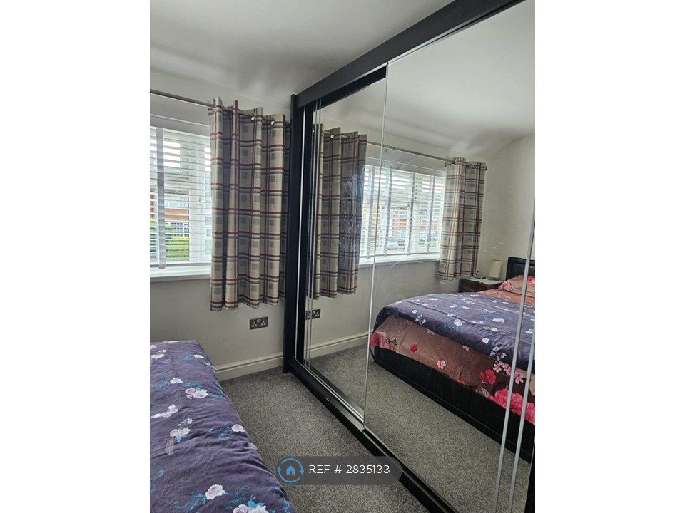 Property photo 3 of 12 Room1