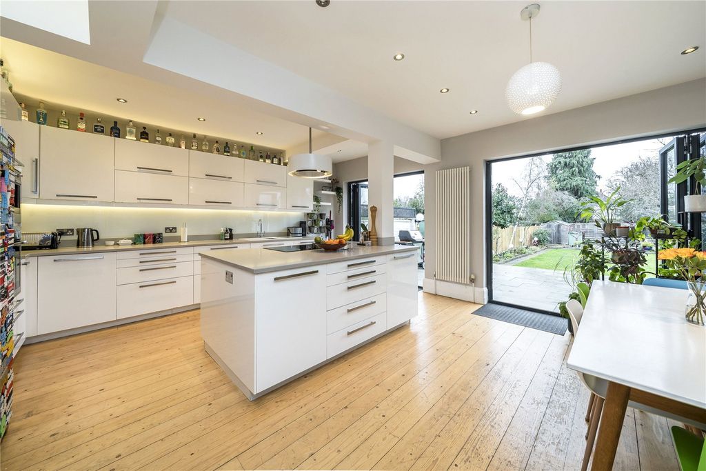 Property photo 3 of 9 Picture No. 13