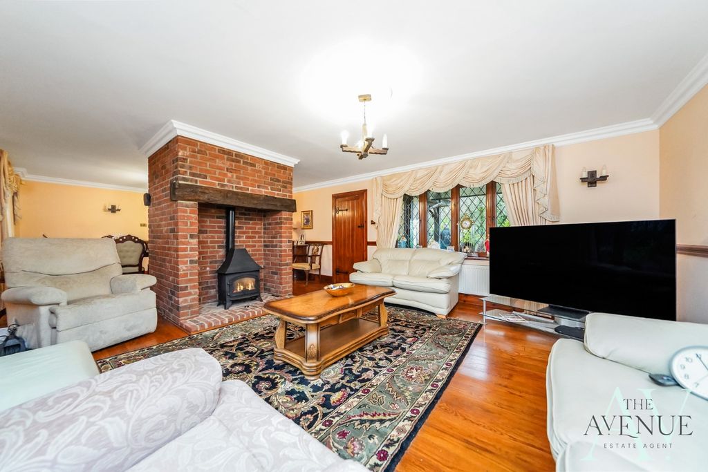 Property photo 2 of 33 3812196
