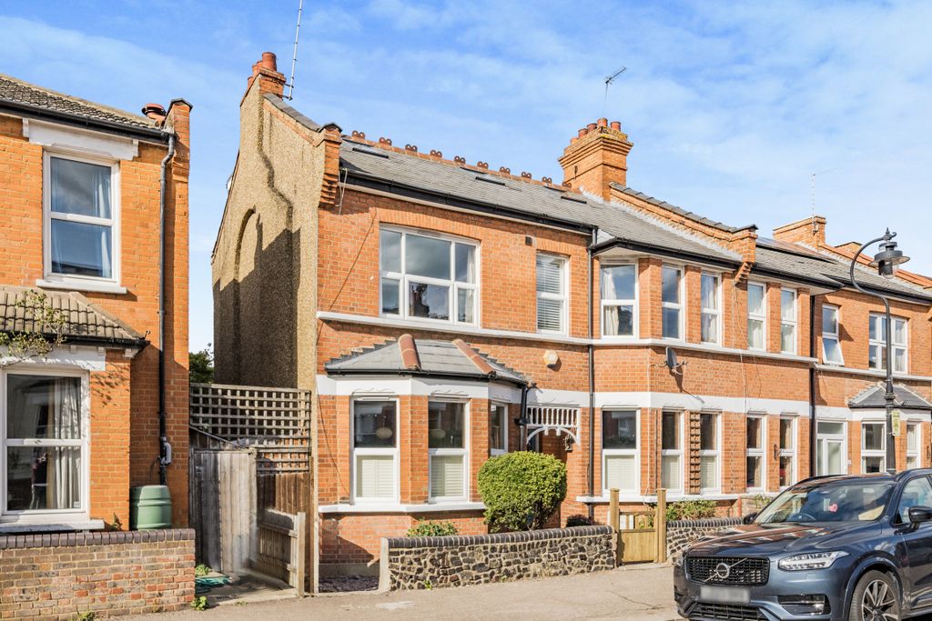 Property photo 1 of 28