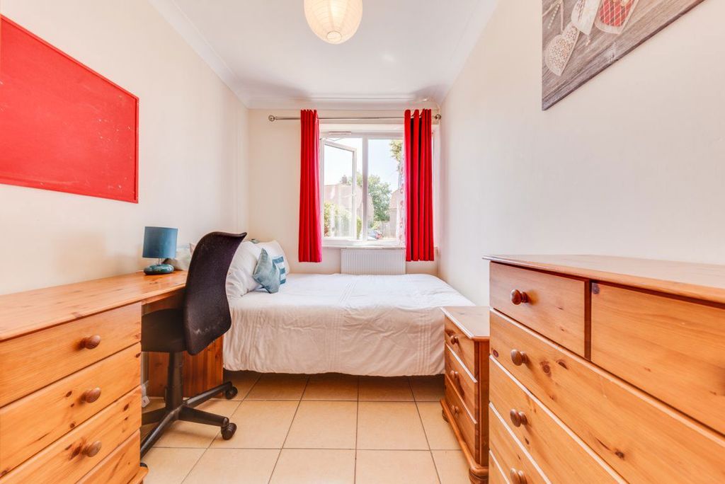 Property photo 1 of 5