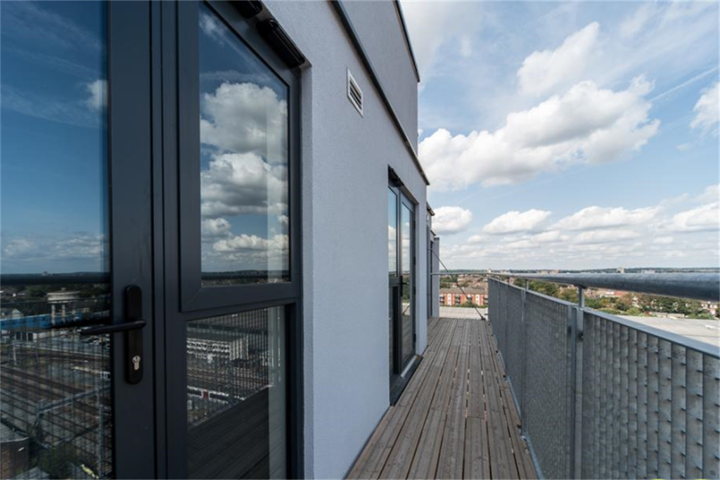 Property photo 3 of 7 Balcony