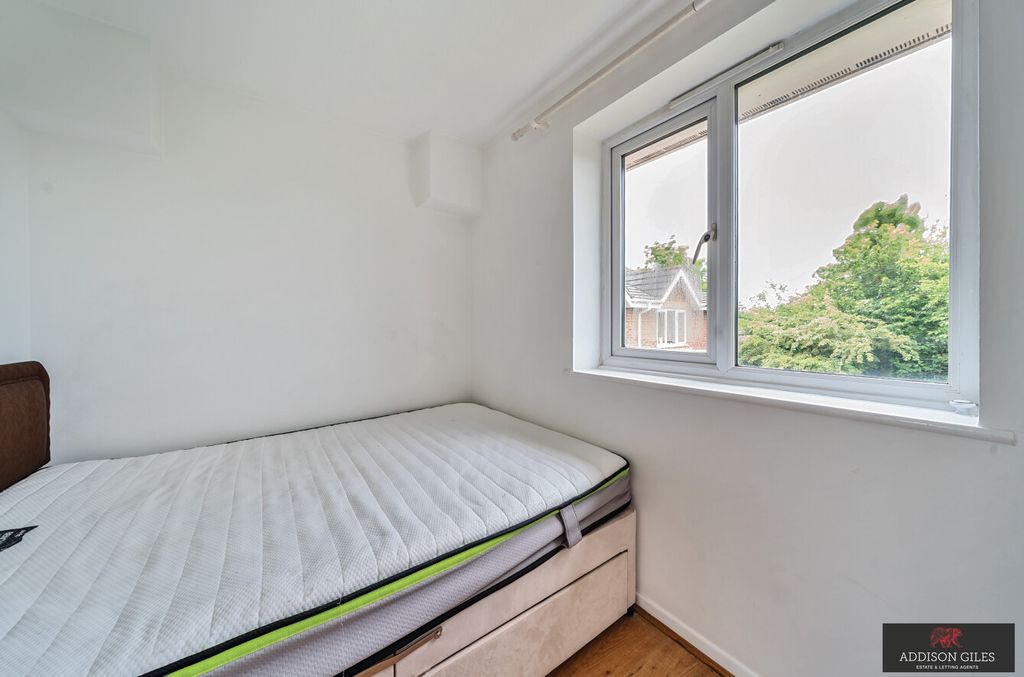 Property photo 3 of 14 Photo 6