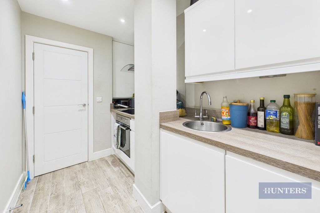 Property photo 1 of 8 Kitchen