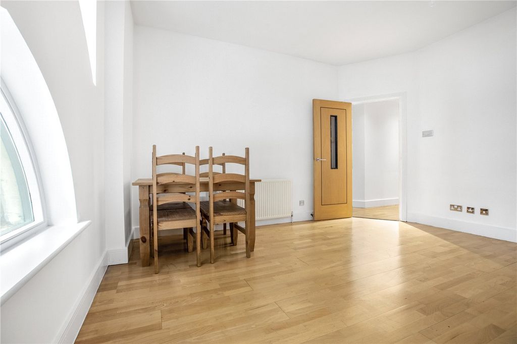 Property photo 3 of 7 Picture No. 08