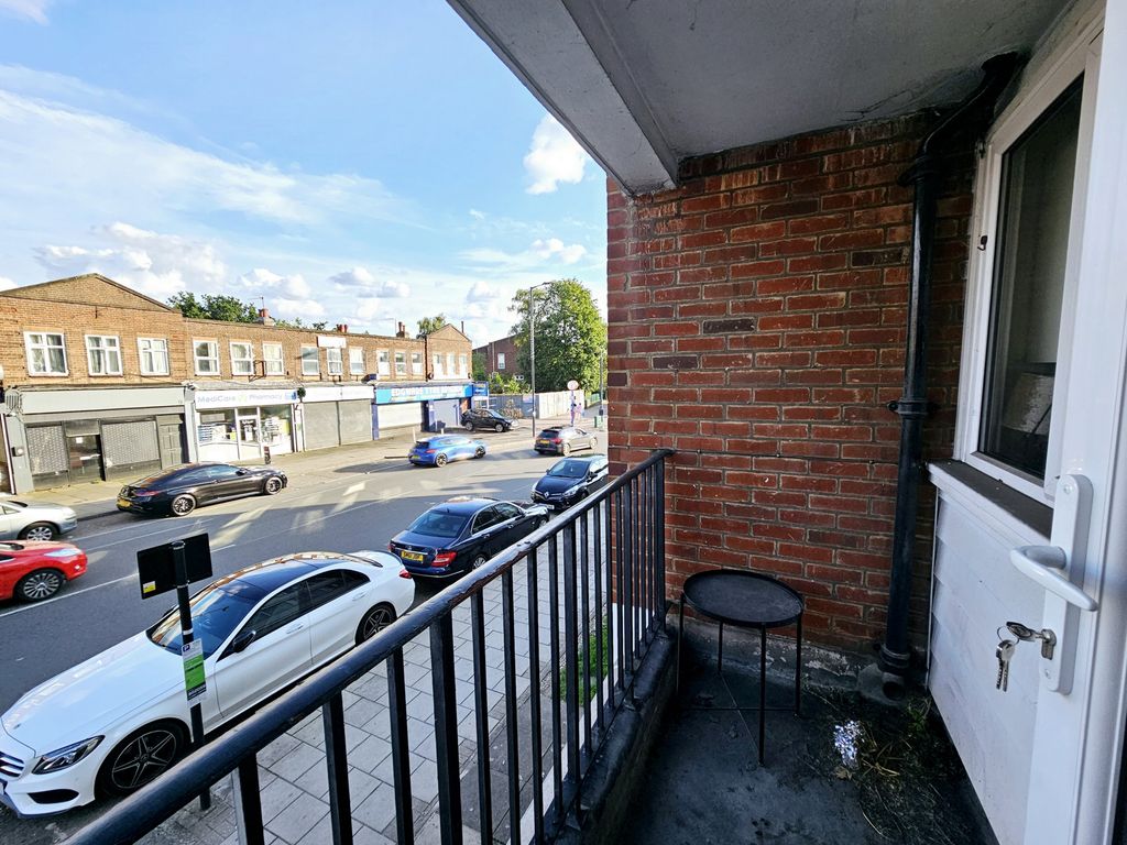 Property photo 3 of 6 Photo 5