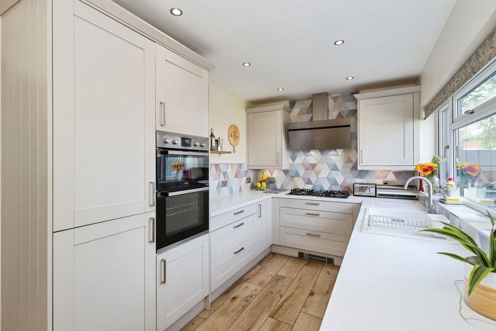 Property photo 2 of 19 Pbox-Img.Jpg