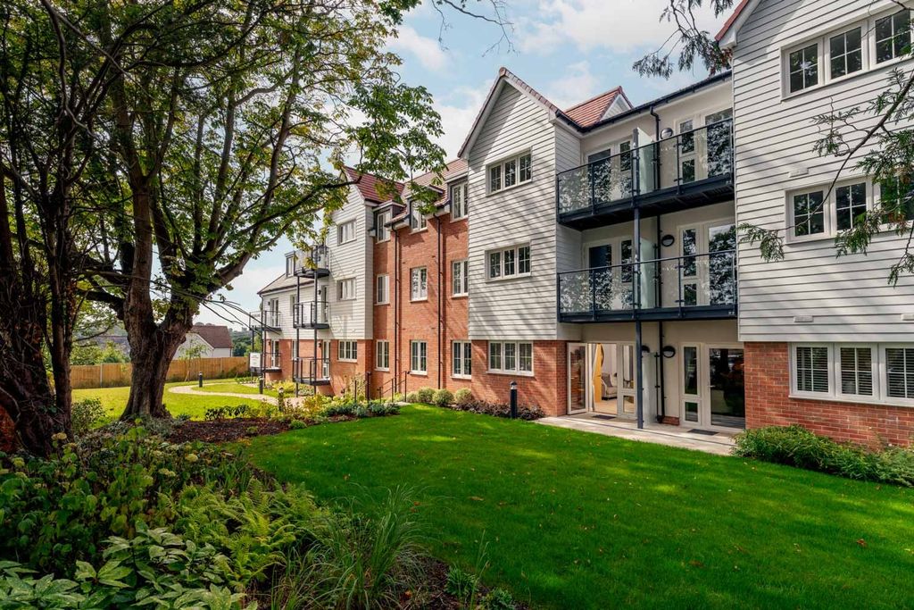 Property photo 2 of 13 Exterior