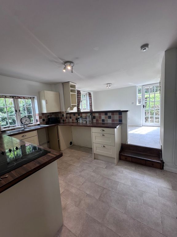 Property photo 2 of 16 Kitchen