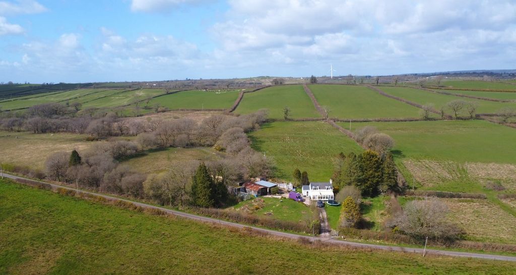 Property photo 2 of 19