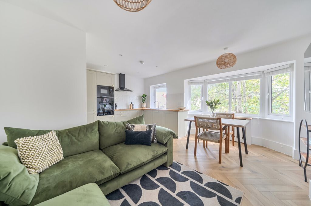 Property photo 2 of 15 Picture No. 13