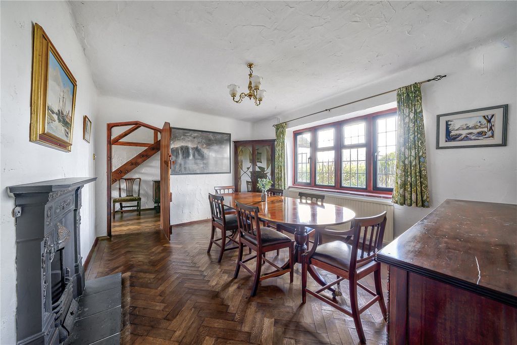 Property photo 2 of 40 Dining Area