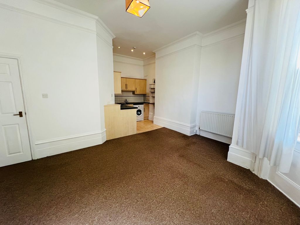 Property photo 3 of 7 Bedroom 1