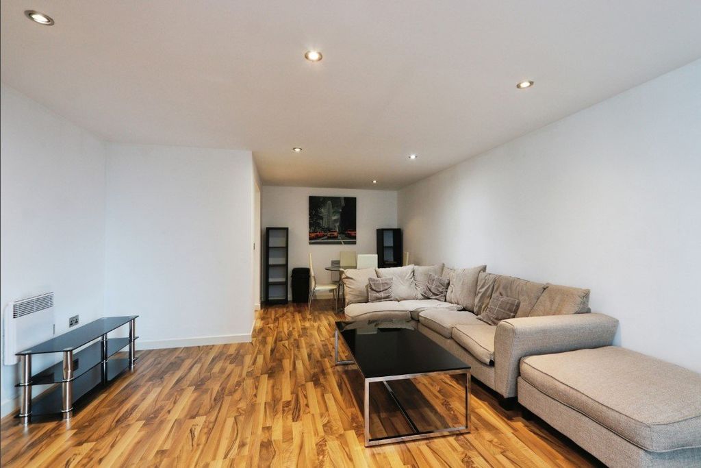 Property photo 2 of 14 Picture No. 28