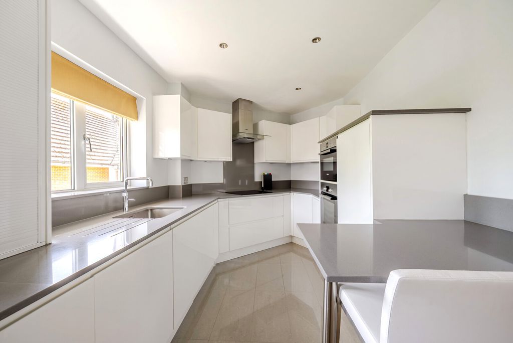 Property photo 2 of 20 1459000-10-6A0Ef7...
