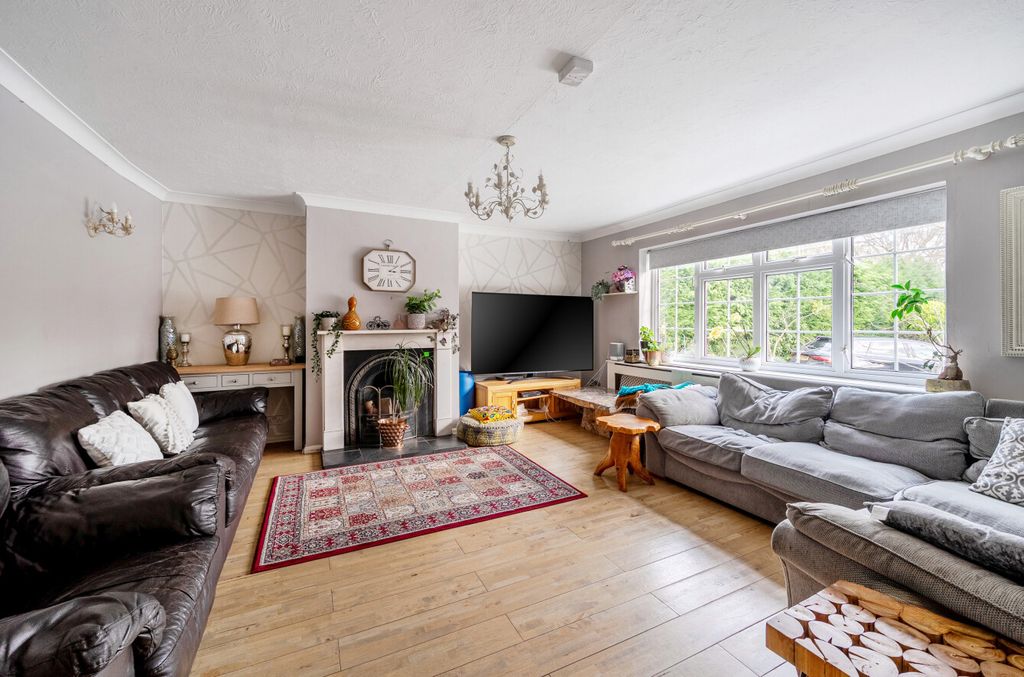 Property photo 2 of 22 1396545-4-69612Ae...