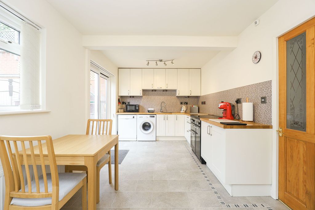 Property photo 2 of 37