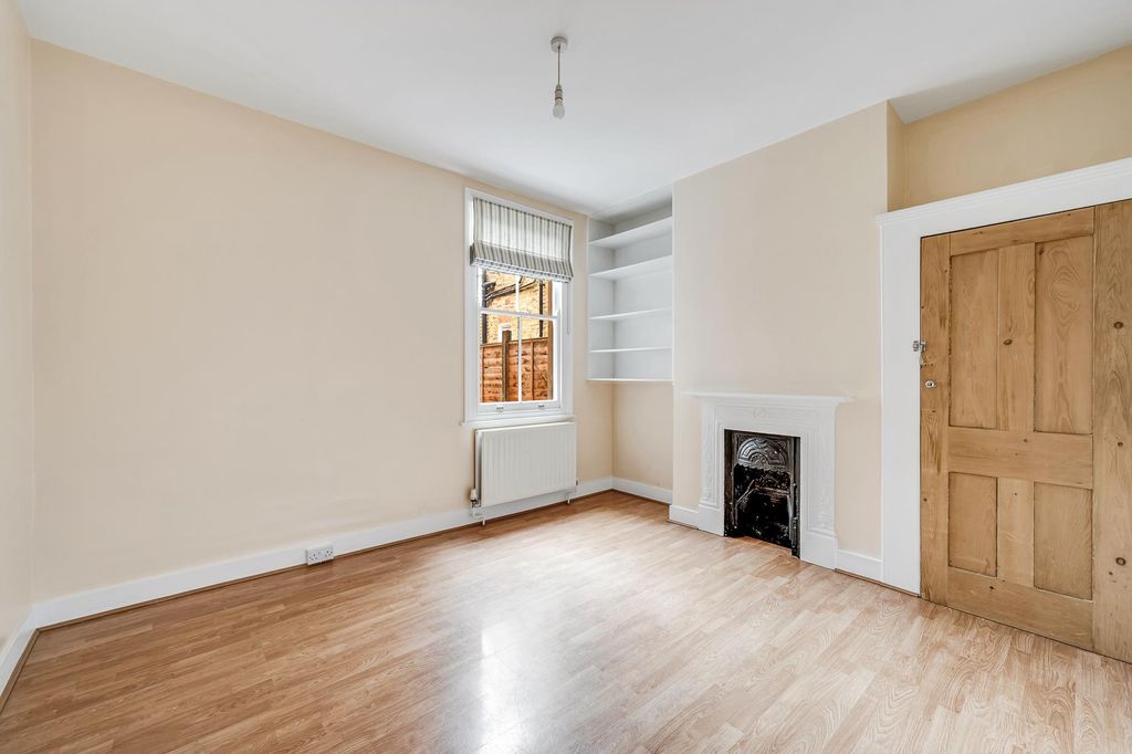 Property photo 2 of 11