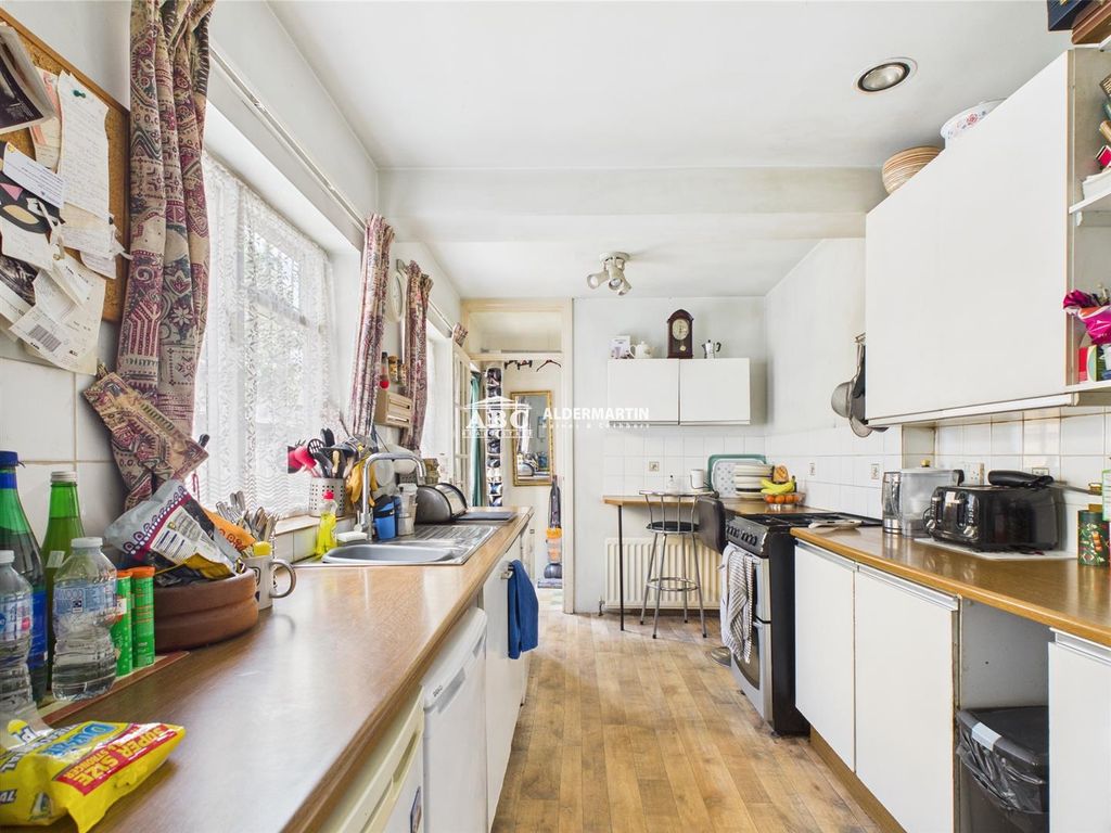 Property photo 3 of 19 Cam03827G0-Pr0043-Still003.Jpg