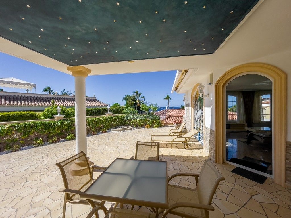 Property photo 1 of 79