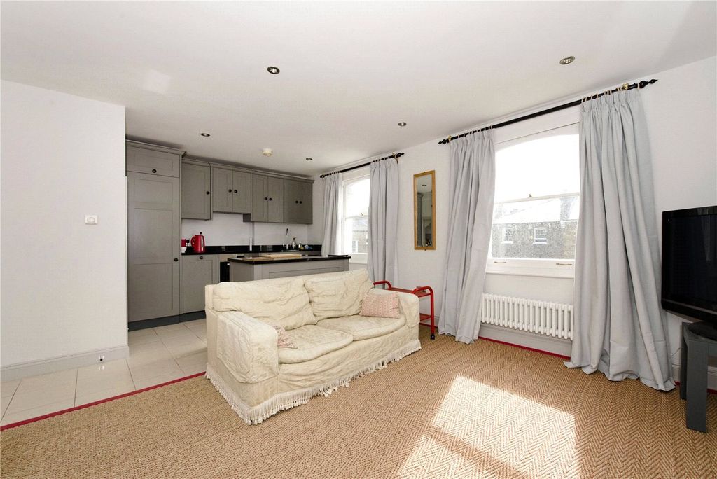 Property photo 3 of 9